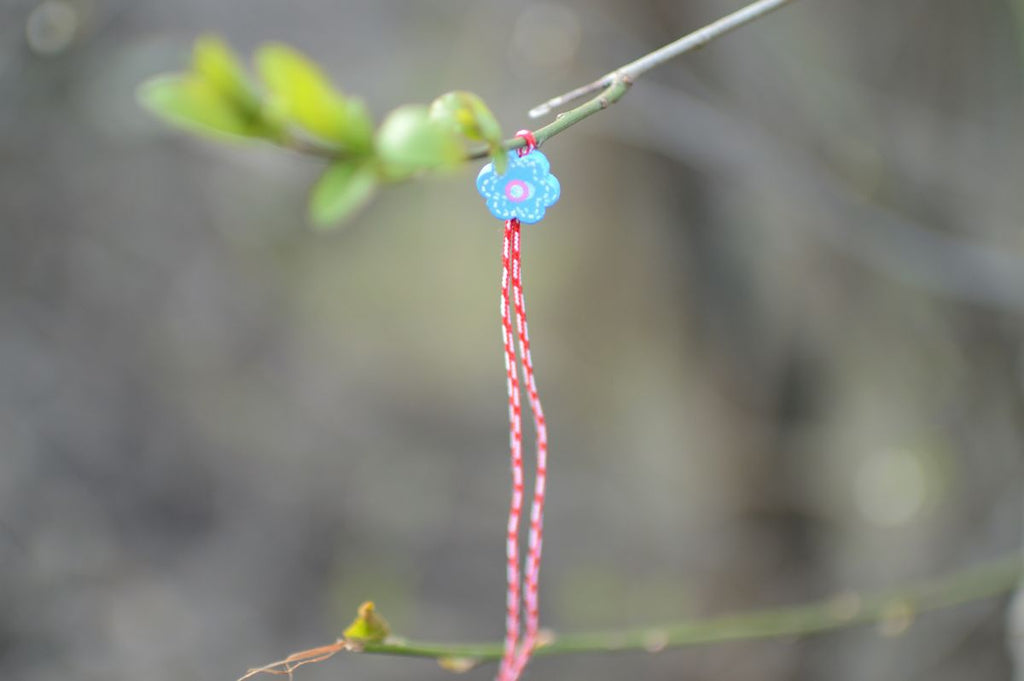 The Artistic Fusion: Creative Crafts with Leaf Beads